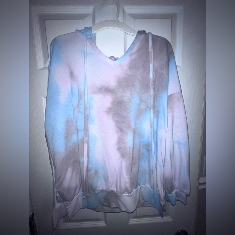 Pink Lily Toe Dye Pullover